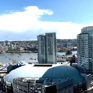 Apartment Downtown 3br/2ba+views+skytrain+free Parking, Vancouver